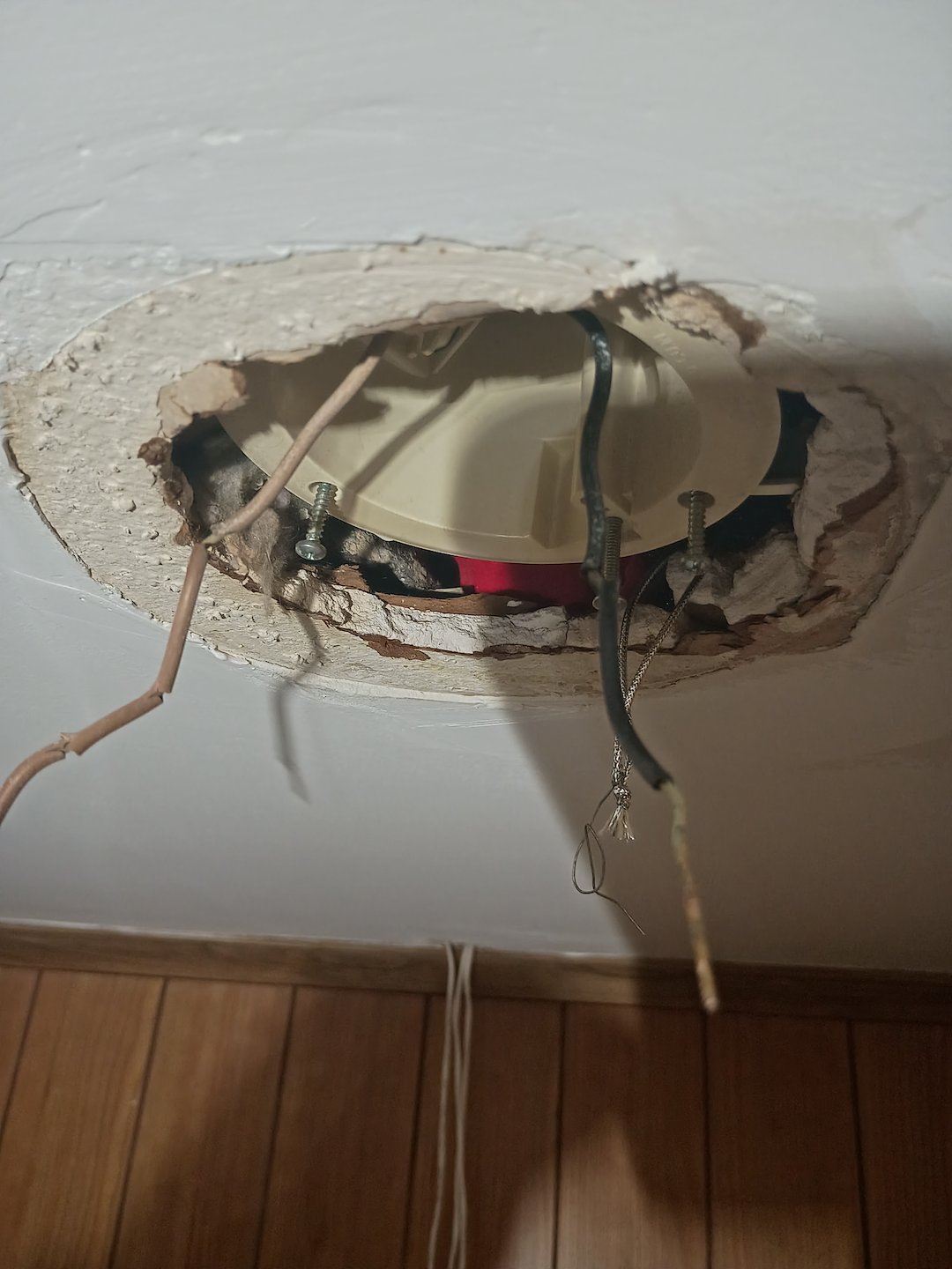 Best Rated Electrician Delivering  Same Day Emergency Electrical Repairs in Houma Heights, LA