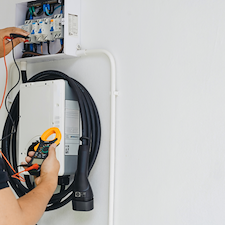 Houma-Electrical-Outlets-and-Switches-Convenient-Safe-and-Modern-Solutions-from-MK-Electric-Man 0