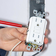 Local-Electrician-Providing-Same-Day-GFCI-Outlet-Installation-In-Houma 0